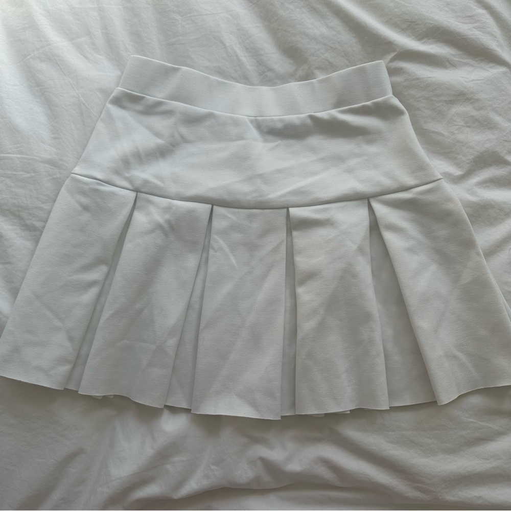Lioness White Pleated Mini Skirt